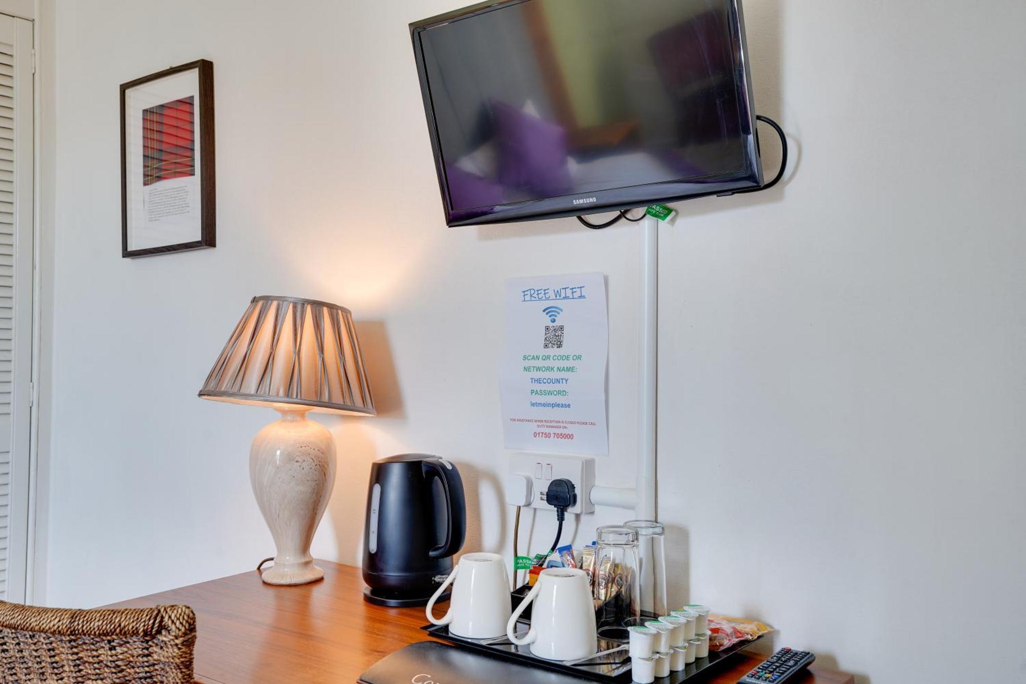 The County Hotel - Self Check-In, Ultra Fast Wi-Fi, Free Parking, Central Location Selkirk Ngoại thất bức ảnh