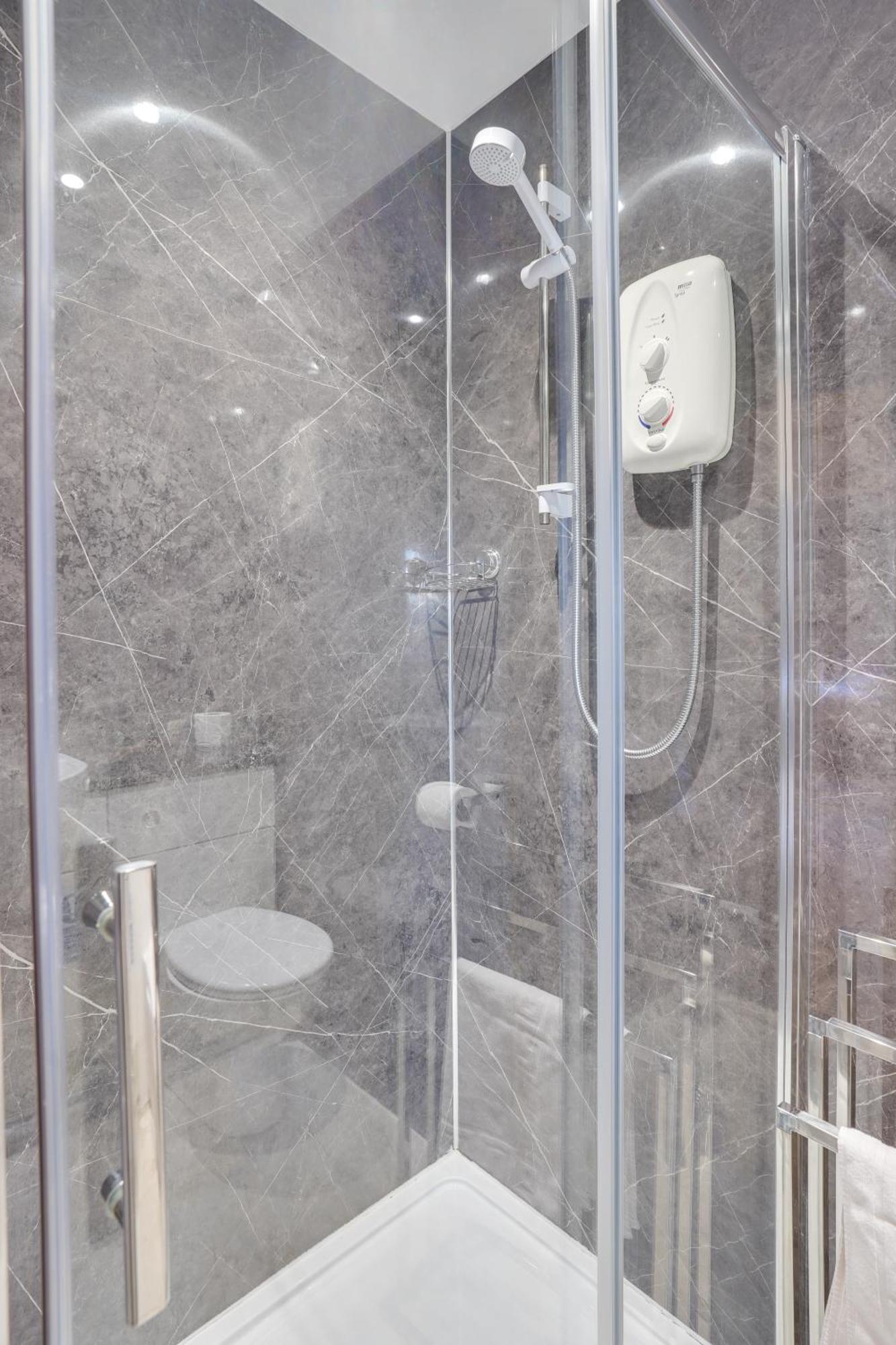 The County Hotel - Self Check-In, Ultra Fast Wi-Fi, Free Parking, Central Location Selkirk Ngoại thất bức ảnh