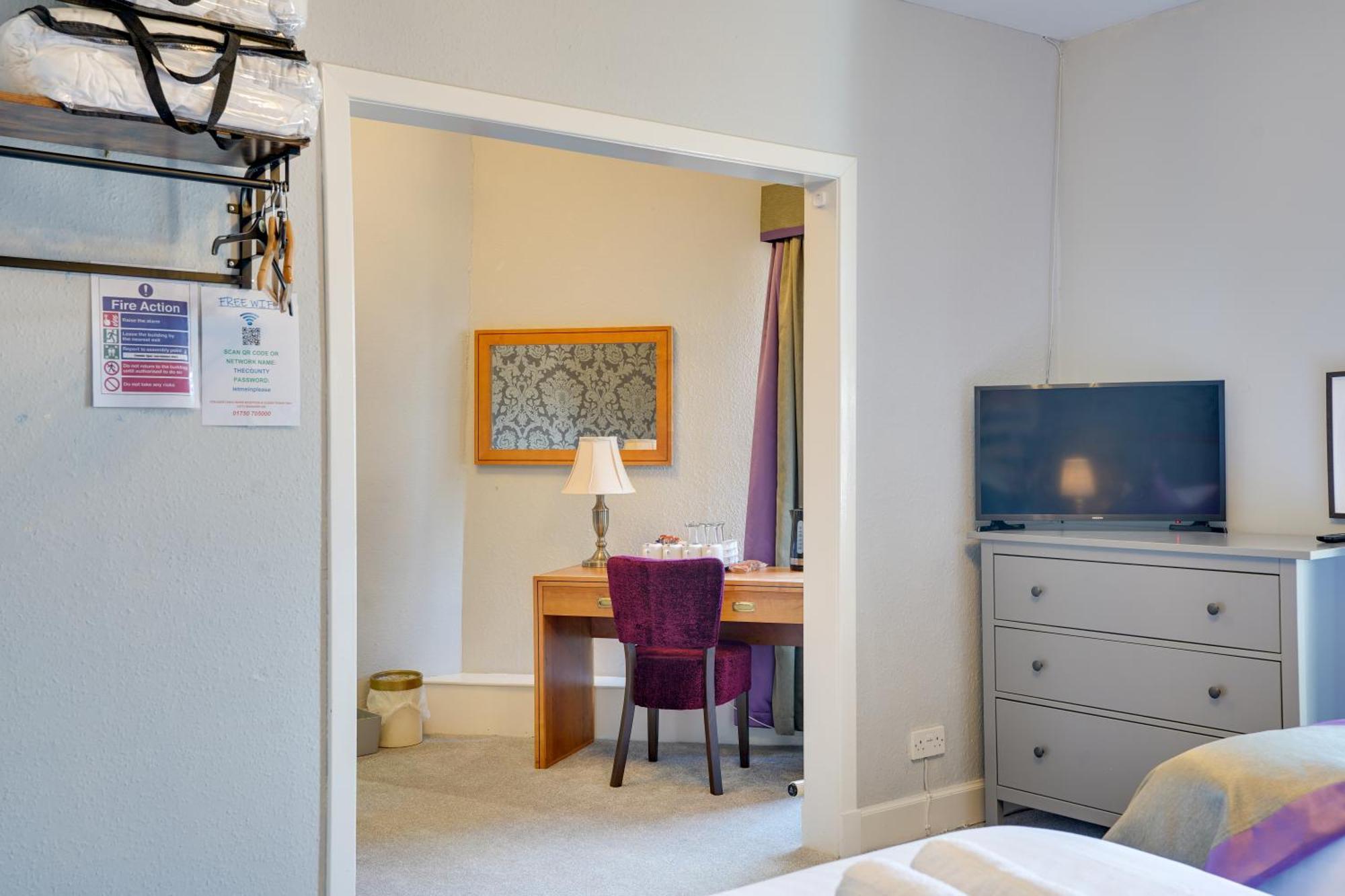The County Hotel - Self Check-In, Ultra Fast Wi-Fi, Free Parking, Central Location Selkirk Ngoại thất bức ảnh